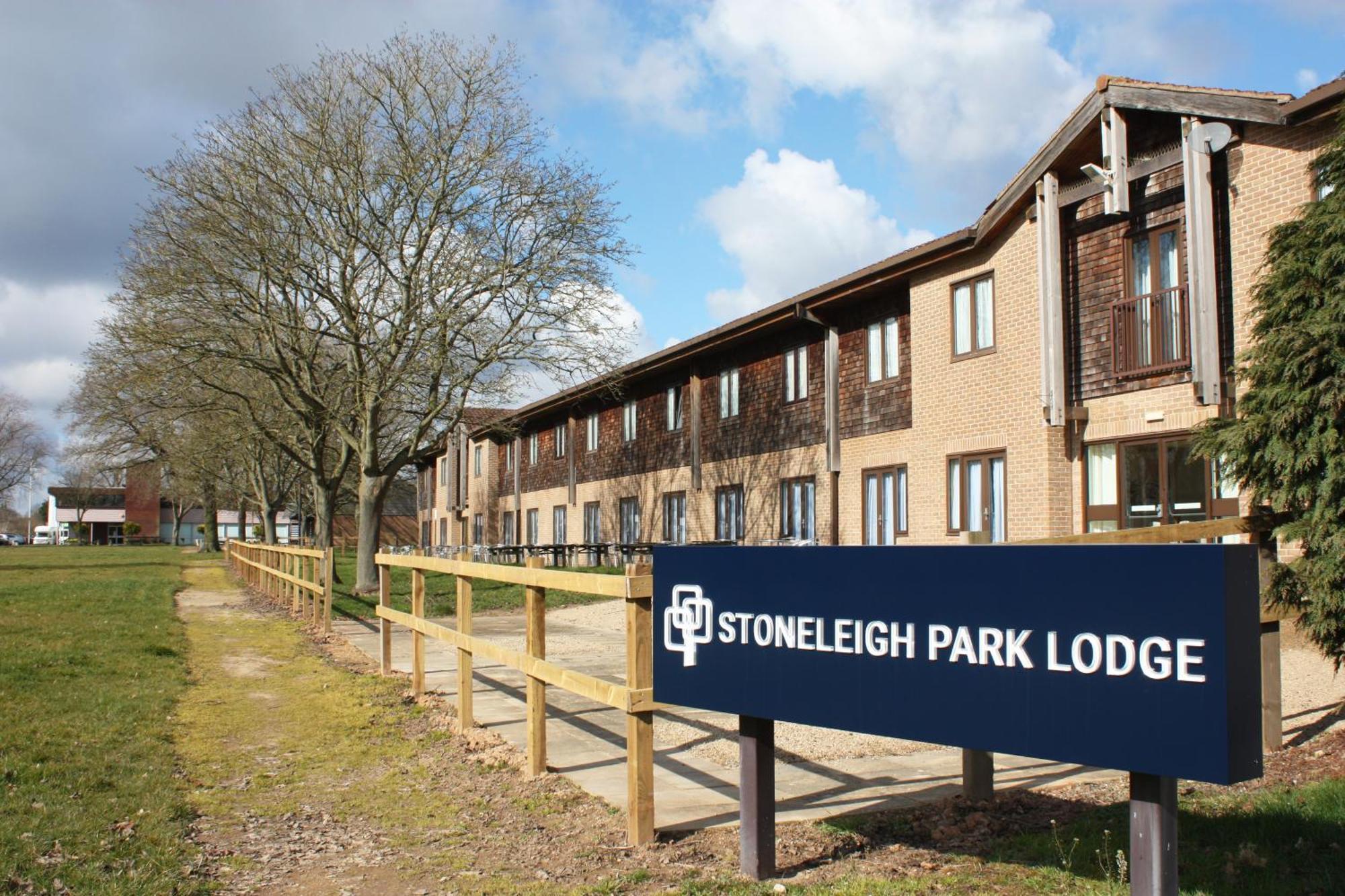 Stoneleigh Park Lodge Ashow 외부 사진