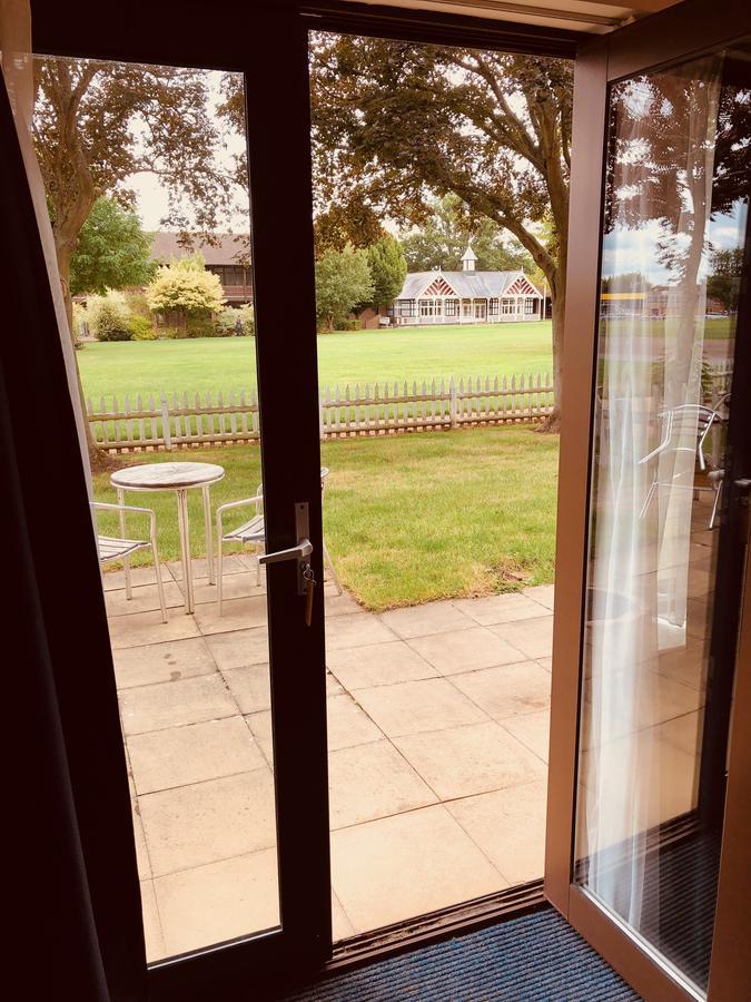 Stoneleigh Park Lodge Ashow 외부 사진